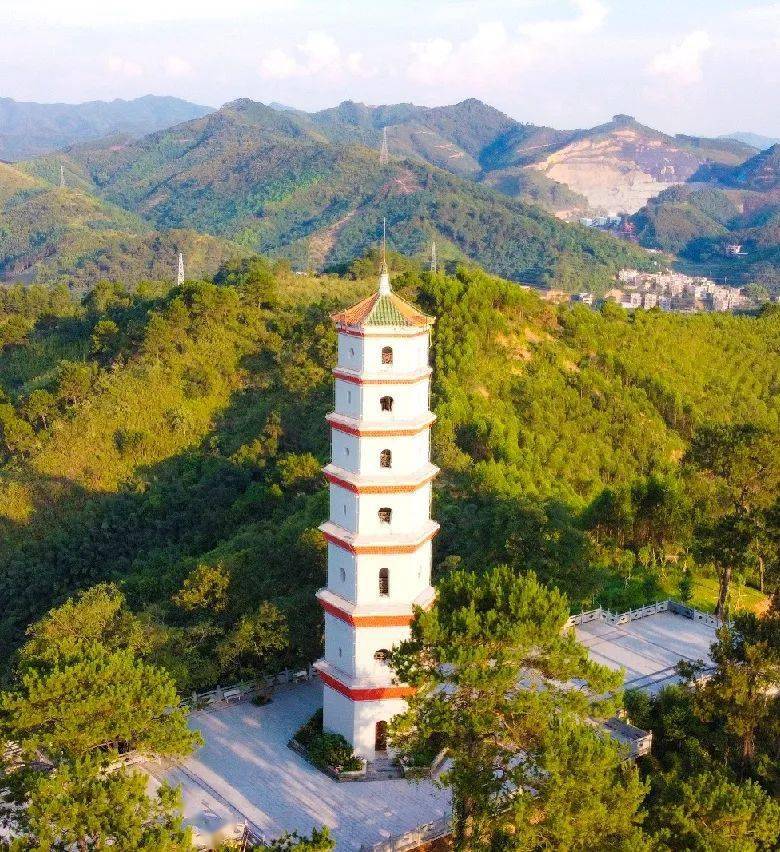 暑假去哪儿玩|瞰梧州山光水色,来这里就对了!