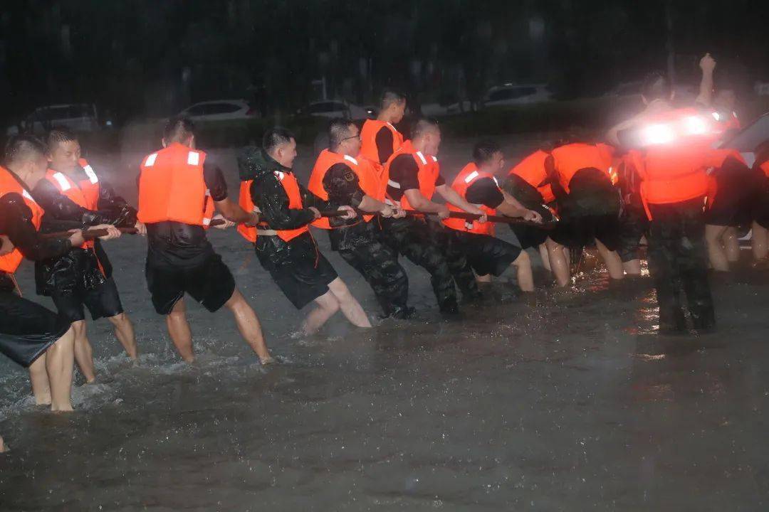 河南郑州出现特大暴雨, 强度达到"千年一遇"致25人死亡7人失联.