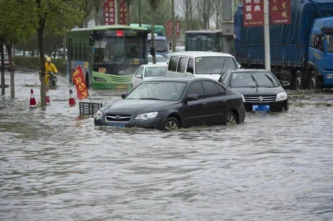 暴雨之下车被水淹了,保险怎么赔?赔多少?文内有惊喜!