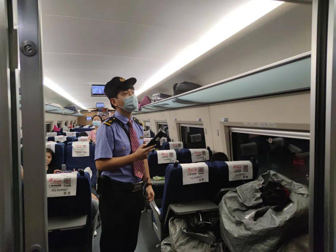 相互协调在郑州停留坚守期间担当g640次列车值乘任务南昌车辆段随车