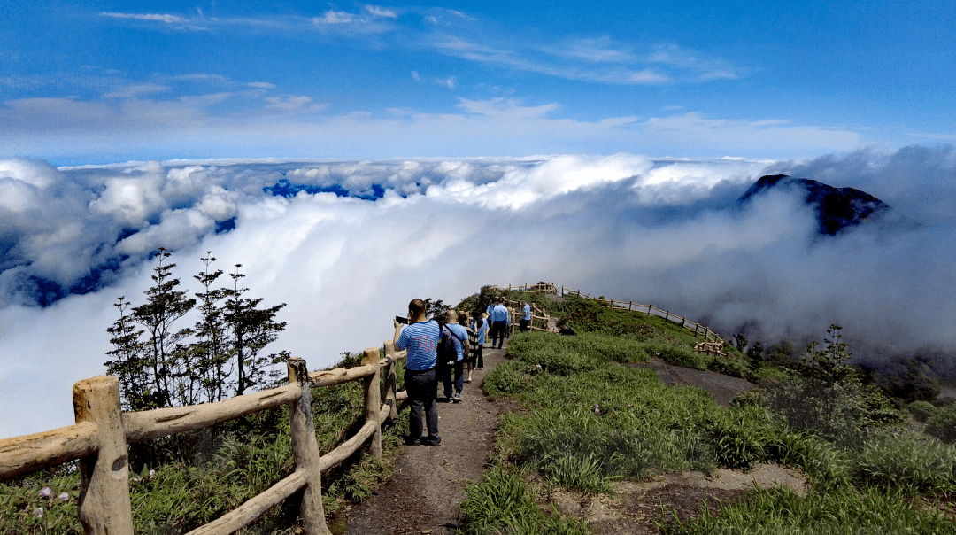 八一建军节,猫儿山景区有礼!