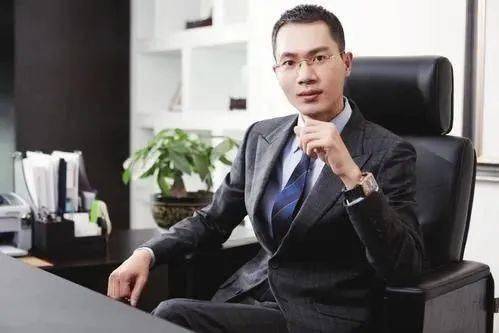 对于媒体对于鸿星尔克的业绩报道,董事长吴荣照予以了否认,他表示