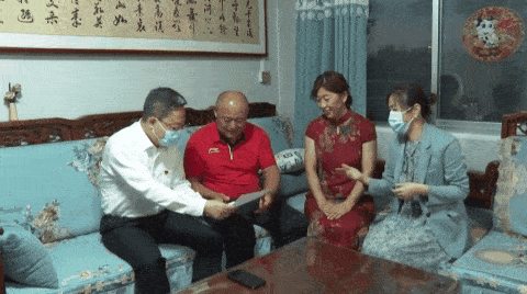 张常鸿赢得龙口首枚奥运金牌!市委书记吕波走访慰问奥运冠军家人
