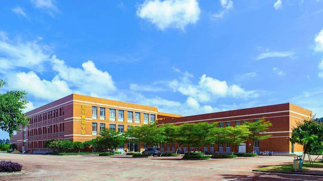 吉林大学珠海学院更名后继续实现高分满档!填报的考生