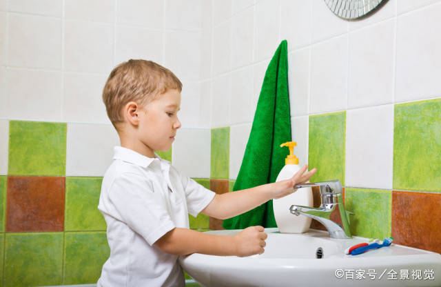 因为|孩子在幼儿园就不拉臭臭？背后原因，爸妈一直忽视了，影响颇大