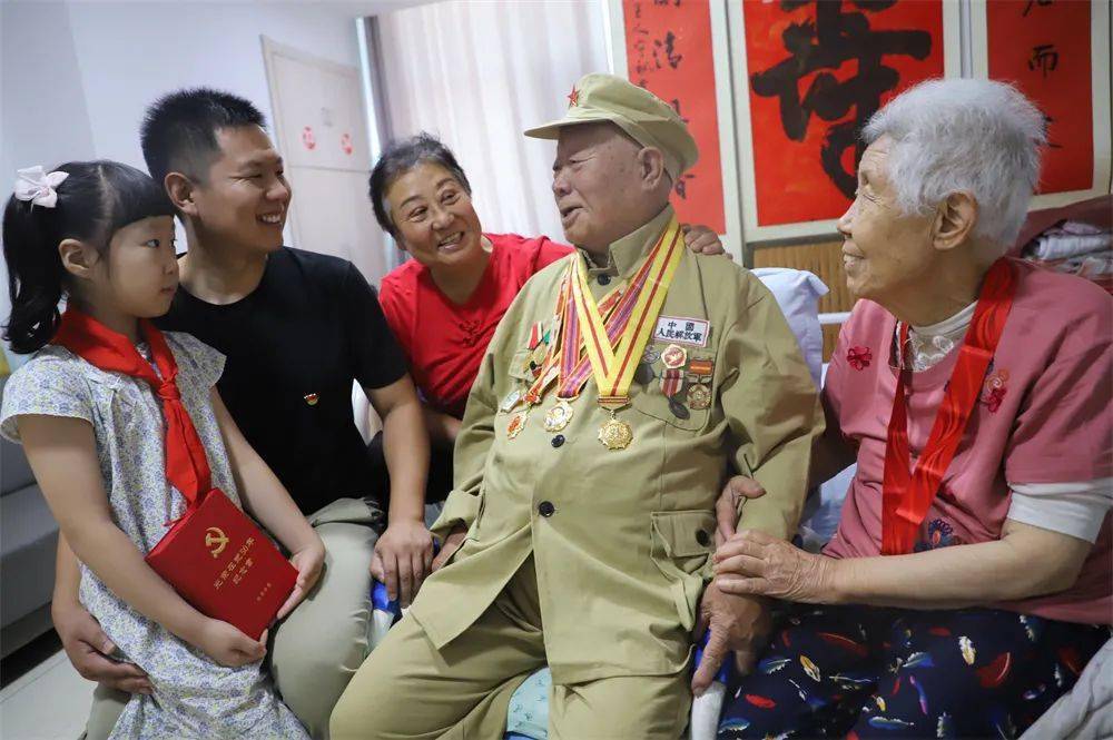 (傅家德)来源:国防时报编辑:董峤 十二排版:段丽君编审:姜雨亭返回