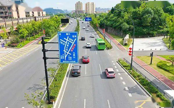【发现】交通路况全掌握 昆鳌大道设立电子显示屏