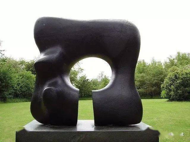 雕塑 henry moore 作品_摩尔