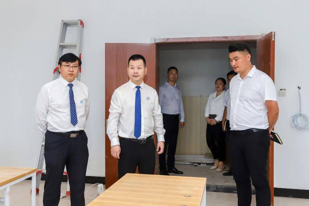 江苏教育集团董事长陈修亮调研指导泾县新时代精英学校