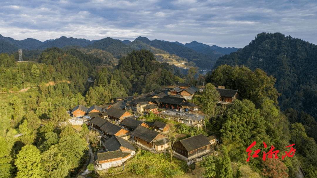 十八洞村.张谨 摄