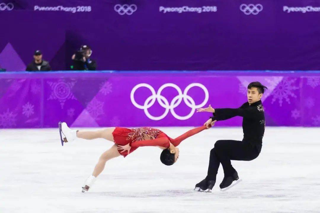 是曾经进入夏季奥运会的冬季项目,在1924年被列为首届冬奥会比赛项