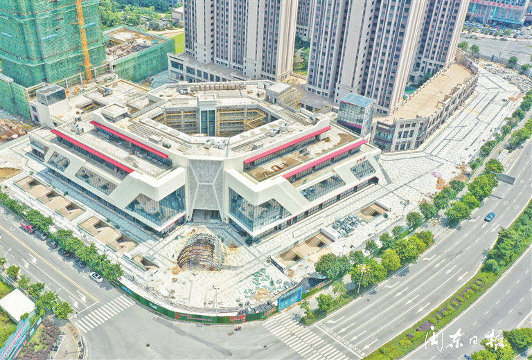 宁德市区南岸的德润尚街城市综合体项目的主体工程基本完工