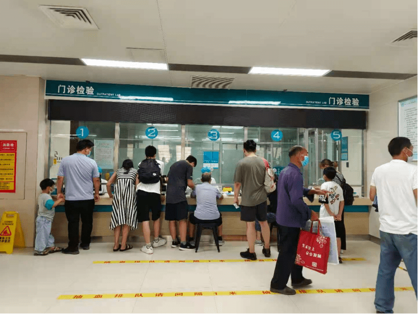 今日起,郑州大学第一附属医院门诊就诊患者不再查看核酸检测结果