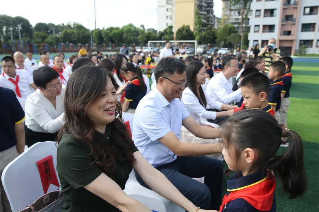 成都师范附属小学 邛崃文君分校 校长 程科 今天对我们文君小学来说