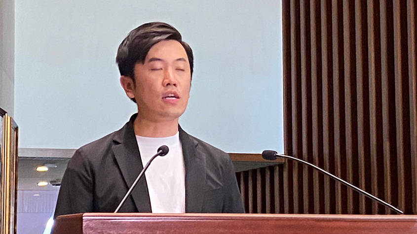 上月丧失议员资格的郑松泰曾任"热血公民"主席.