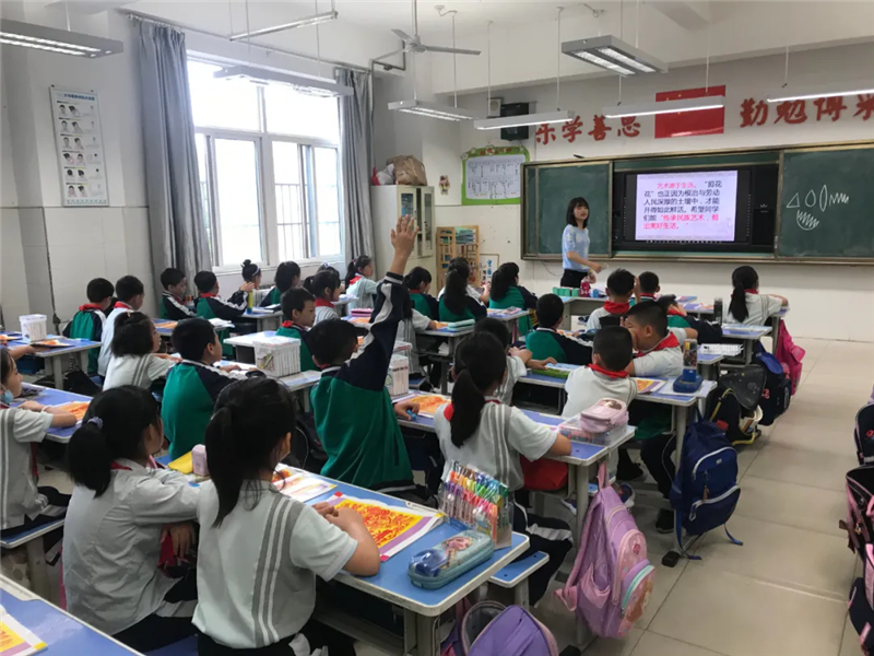 未央区大白杨小学:专家引领促发展 悉心指导润无声