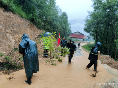 镇巴各部门各镇(街道)多举措抓好防汛工作