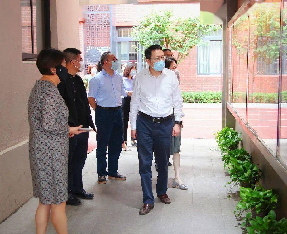 来自静安区人民政府和上海戏剧学院领导的教师节问候!