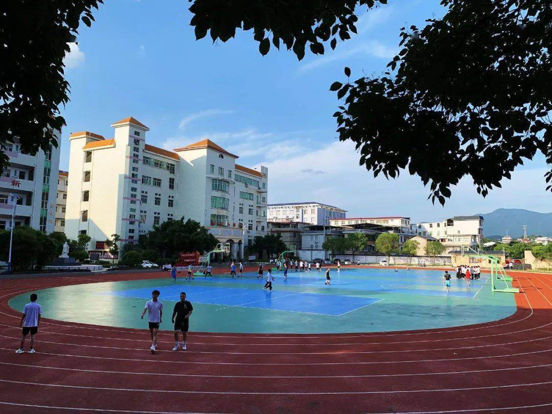 武平县实验中学学生表演快闪谢师恩!_祝福