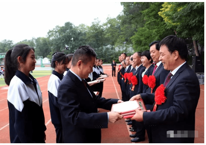 学校动态:临洮二中举行2021年秋季开学典礼