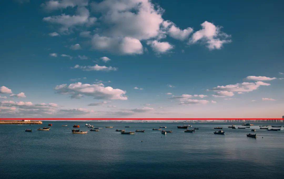 将地平线或海平面等 水平线放在画面的上1/3或下1/3处.