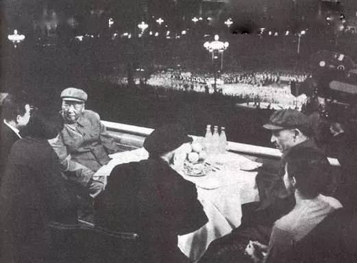 今天,怀念伟大领袖毛泽东!_中国使馆