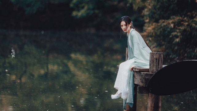 张予曦|张予曦唱当空告别程若鱼，青衣直发尽显古典气质，姐姐有心了