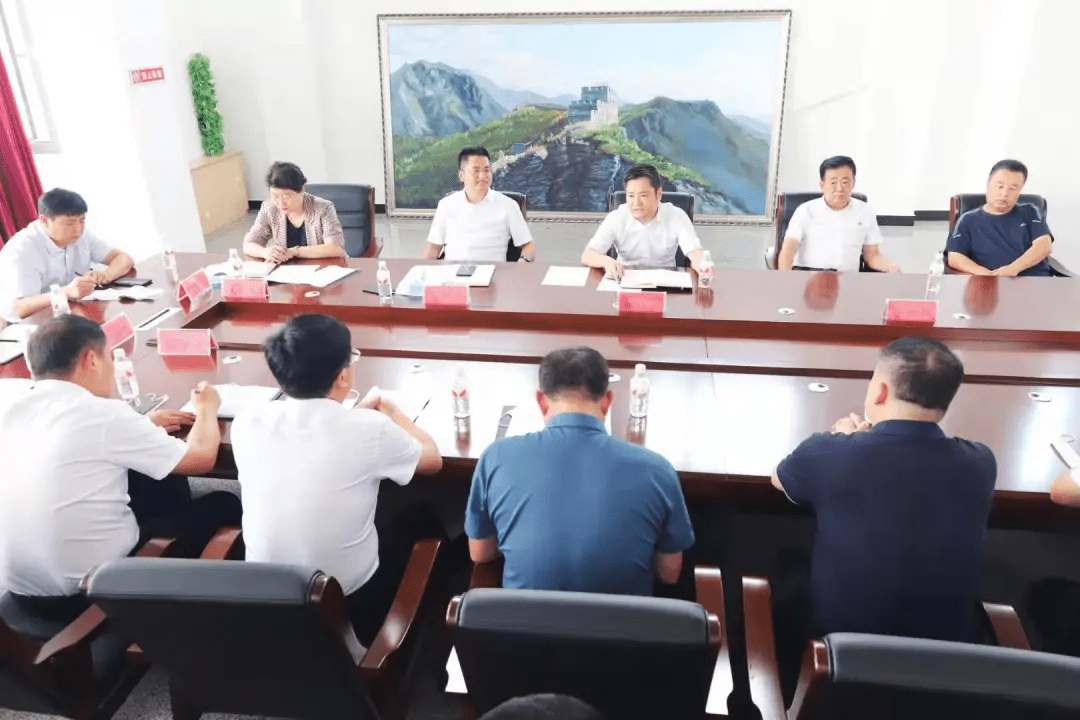 来临之际,市委书记徐海龙,市委副书记,代市长袁世君,市政协主席任洪放