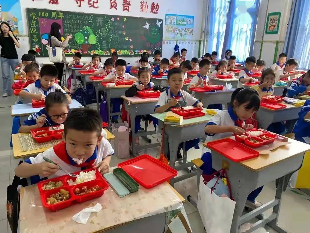 近7万名邯郸小学生在校午餐,家长们还满意吗?