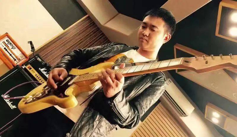 当红唱作人海来阿木成立飞鸟与木乐队,重推乐队形式演出