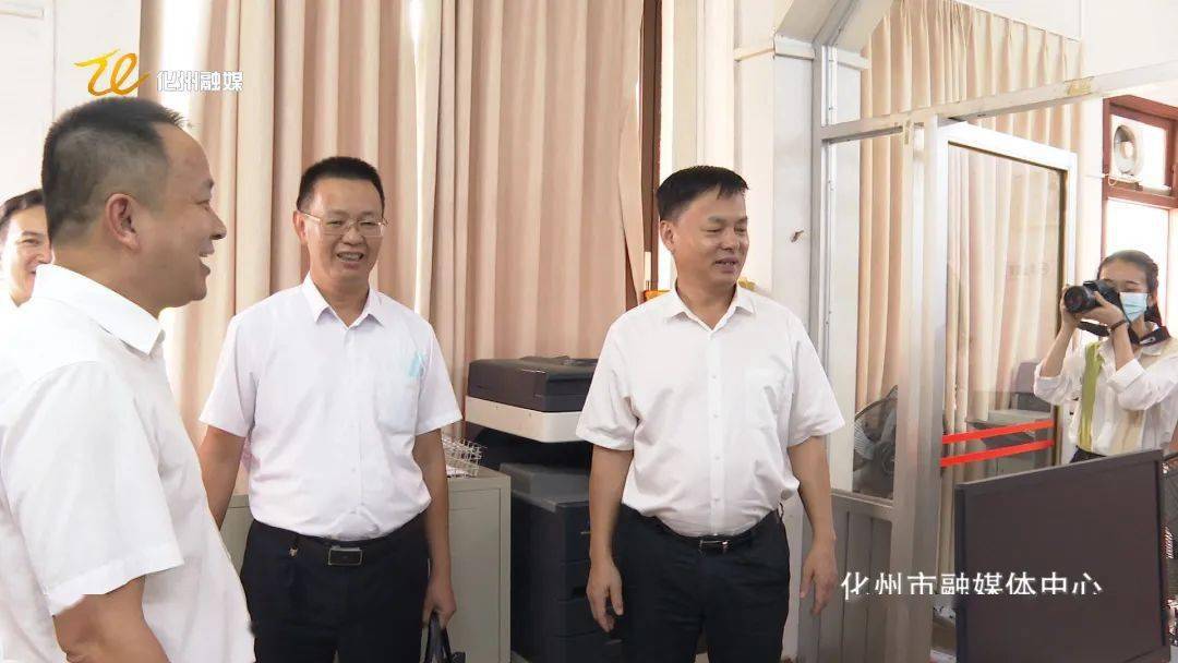 9月16日,市委副书记,代市长邓向明到市财政局调研