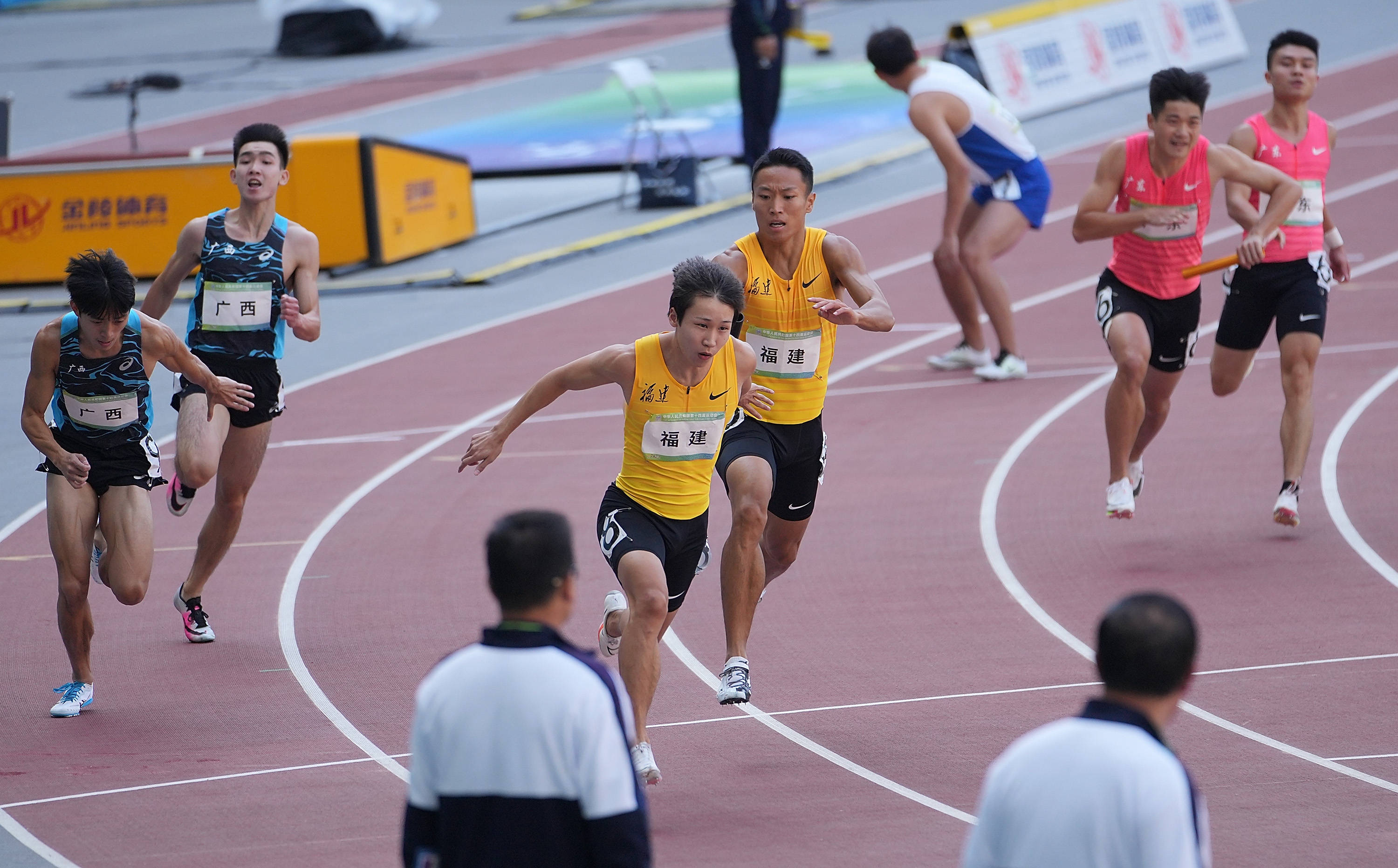 田径——男子4x200米接力预赛:福建队超亚洲纪录