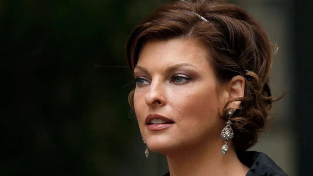 超模linda evangelista 发文哭诉,她因整容失败后悔一生!