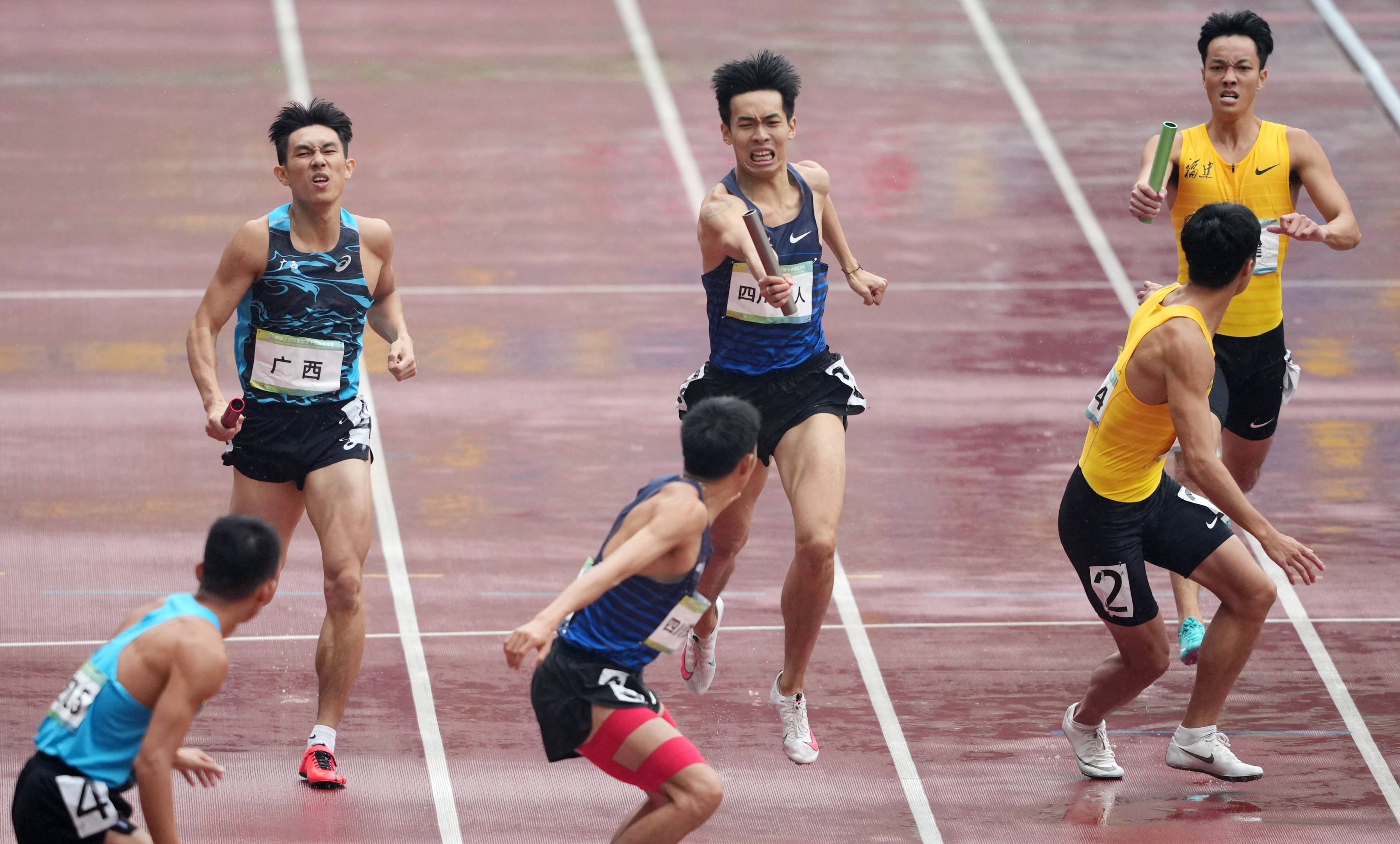 田径——男子4×400米接力预赛赛况