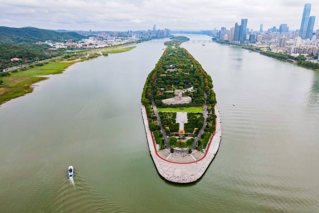 2021年9月20日,湖南长沙橘子洲景区景色.