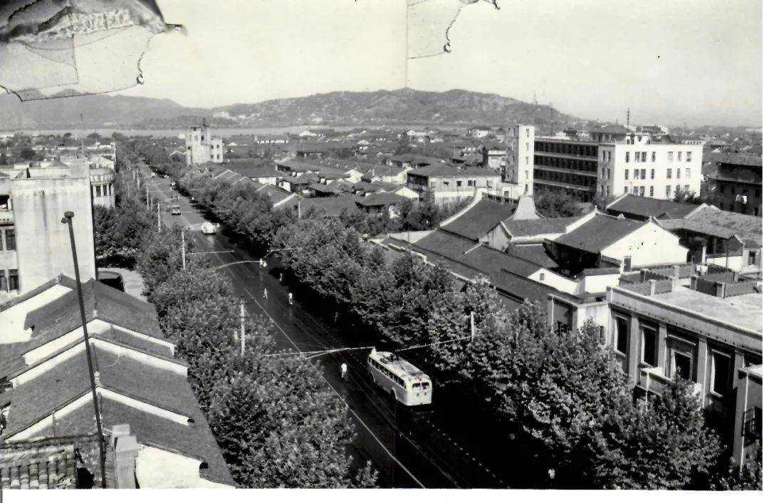 杭州市中心这条道路,已有千年历史!这些老照片,你看过