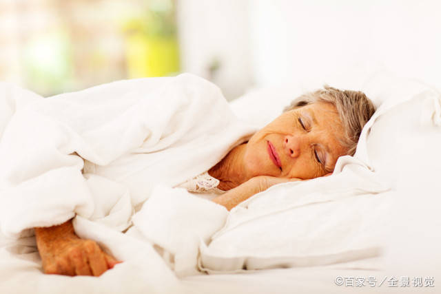 血液|睡前多喝水,使血液变“稀”了,就可以预防心梗和脑梗吗?