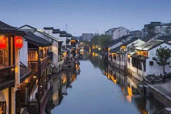 西塘古镇乌镇位于浙江省嘉兴市桐乡,是典型的中国江南水乡,秀美的水乡