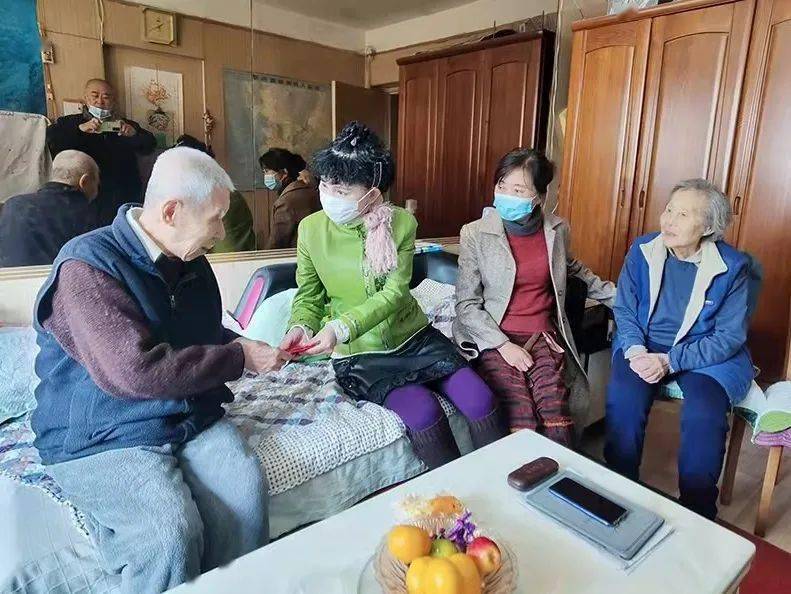 黑龙江省未成年犯管教所组织开展重阳节走访慰问活动