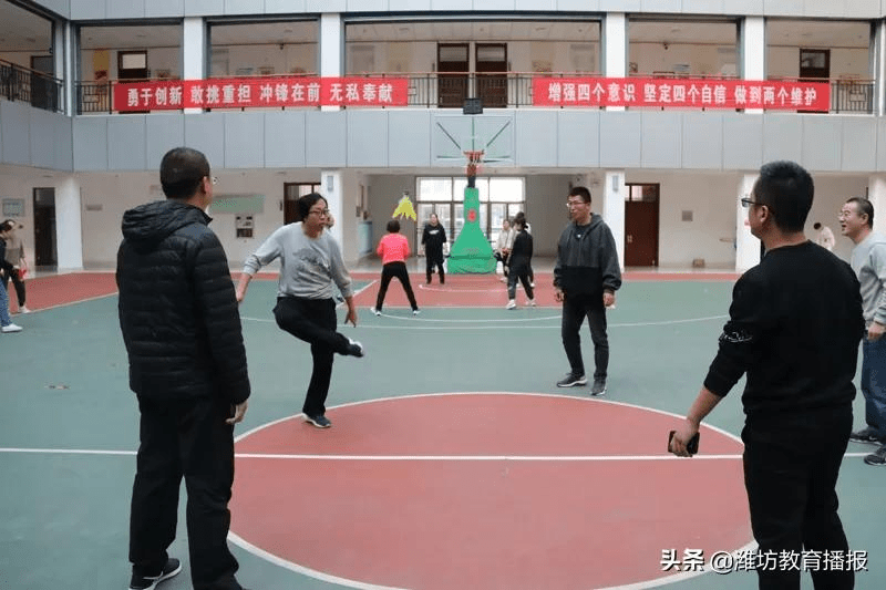 昌乐及第中学:举行第十届校园体育节秋季运动会