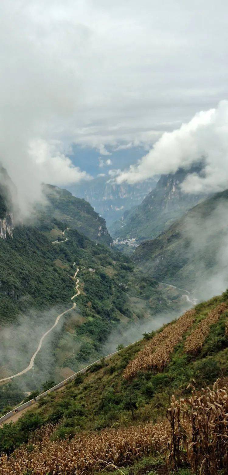 昭通的大山峡谷真壮美,还有一群有爱心的人_乌蒙山