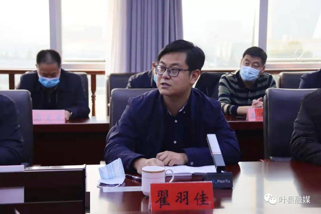 新履职县领导与县四大班子集体会面