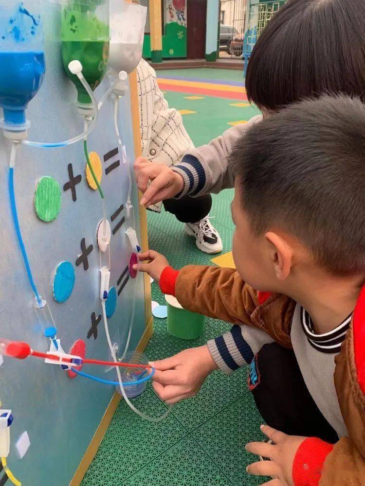 巧思妙用 变废为宝——午汲幼儿园自制玩教具展示