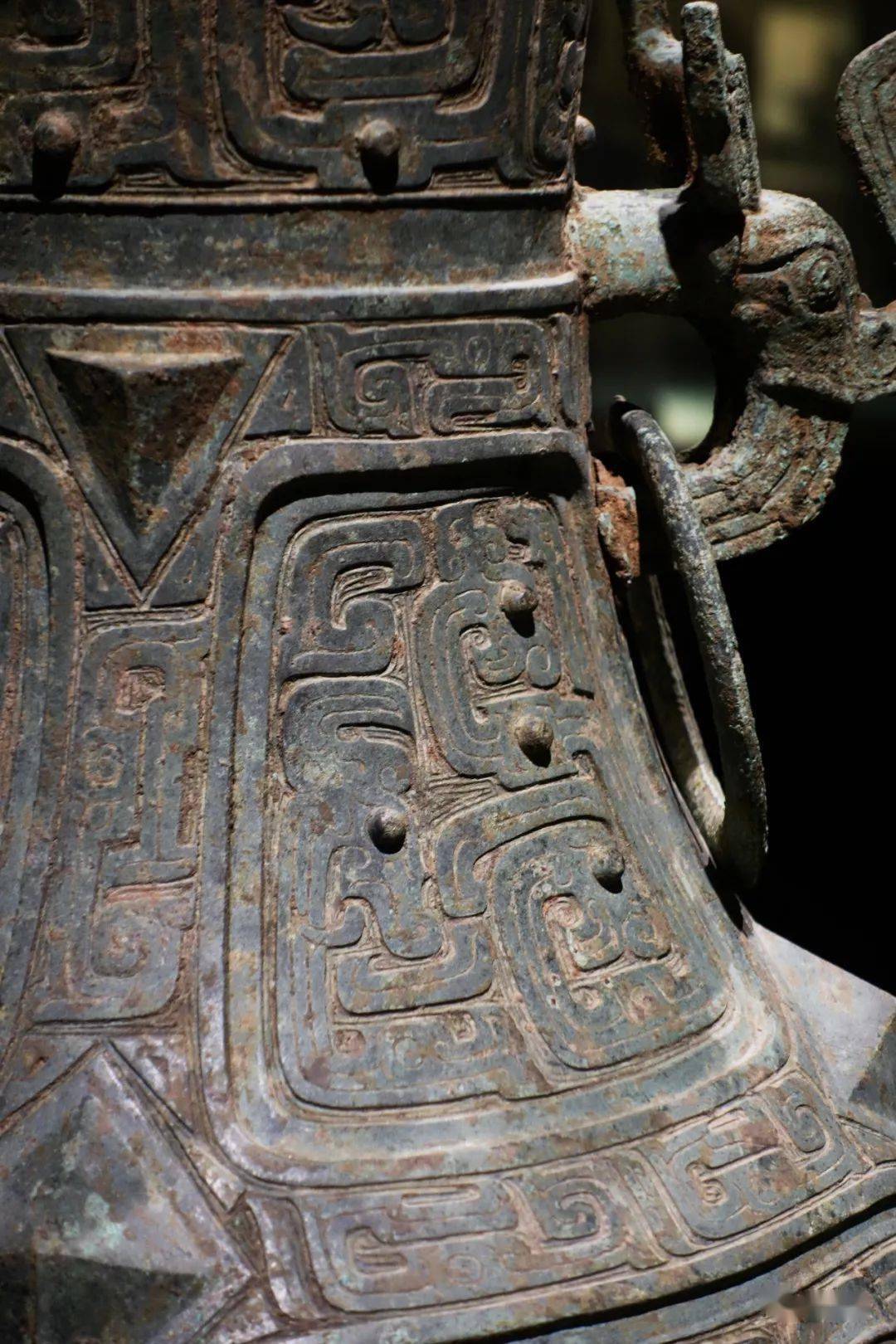 商代晚期至西周早期青铜艺术辉煌灿烂.