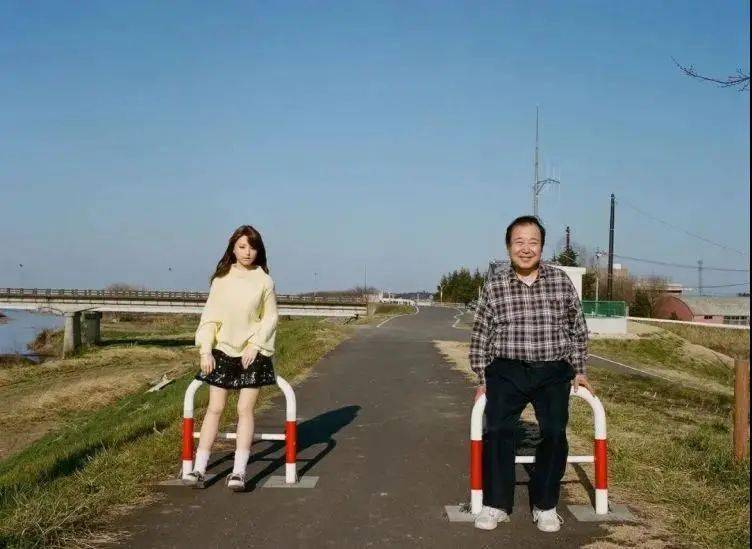 日本大叔把仿真人偶当真爱,坚持