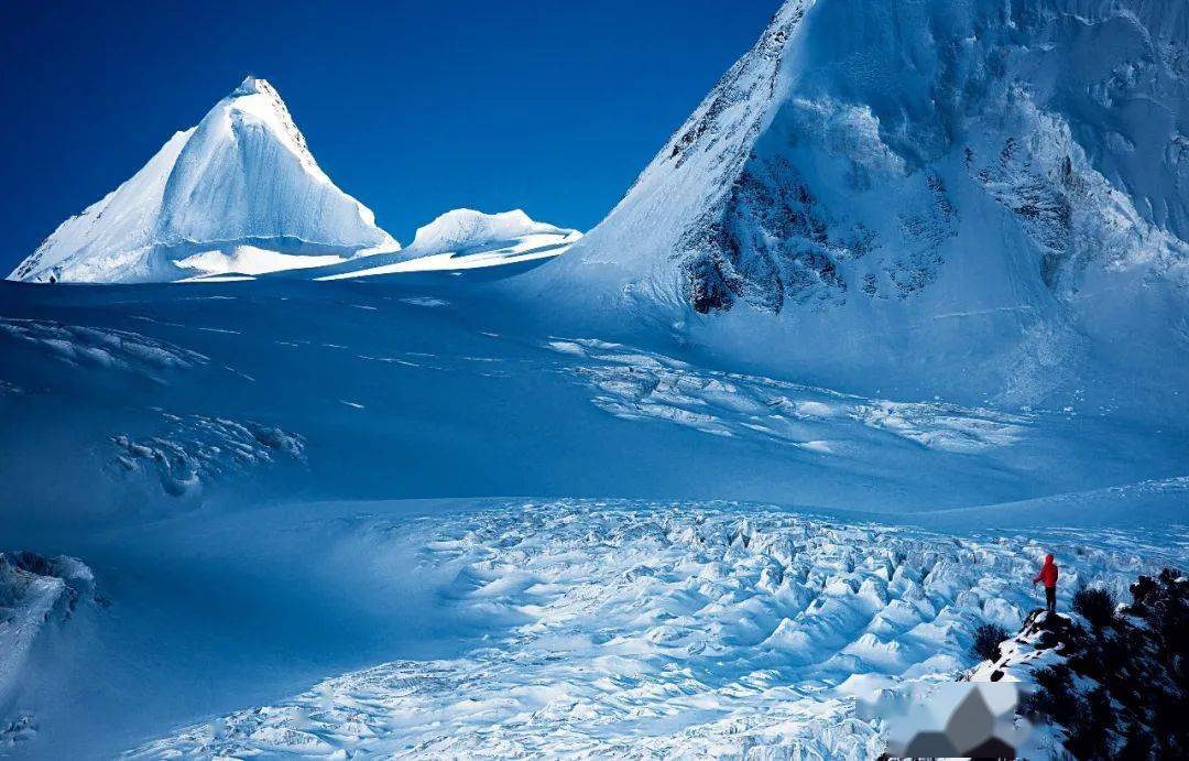 念青唐古拉山的萨普冰川