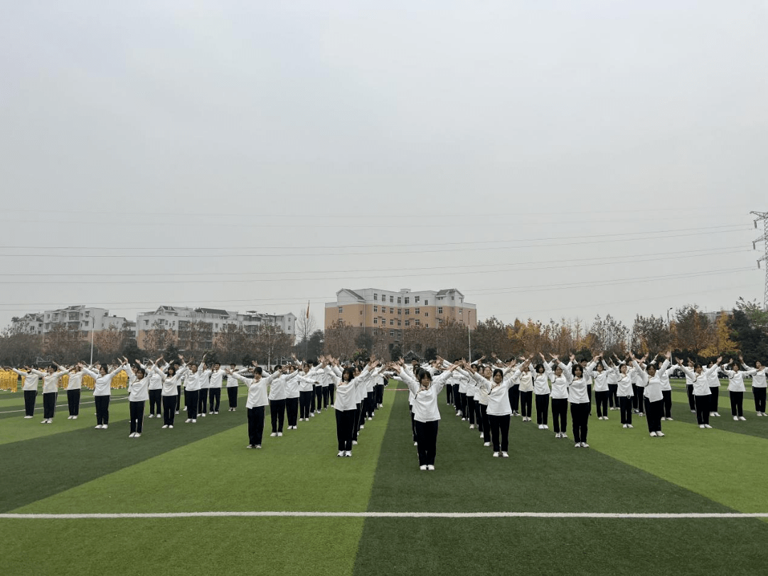 飞扬青春阳光体育成都铁路卫生学校开展学生广播体操比赛