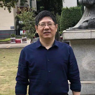 〈暂坐〉及相关问题》贺仲明近几年持续性地关注和思考着贾平凹的创作