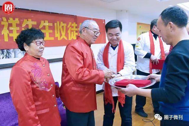 经典回顾中国鲁菜泰斗元老级注册烹饪大师颜景祥乳山开门收徒