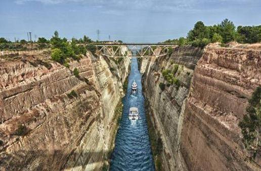 科林斯运河(corinth canal)在希腊南部科林斯地峡上,是一条横穿希腊